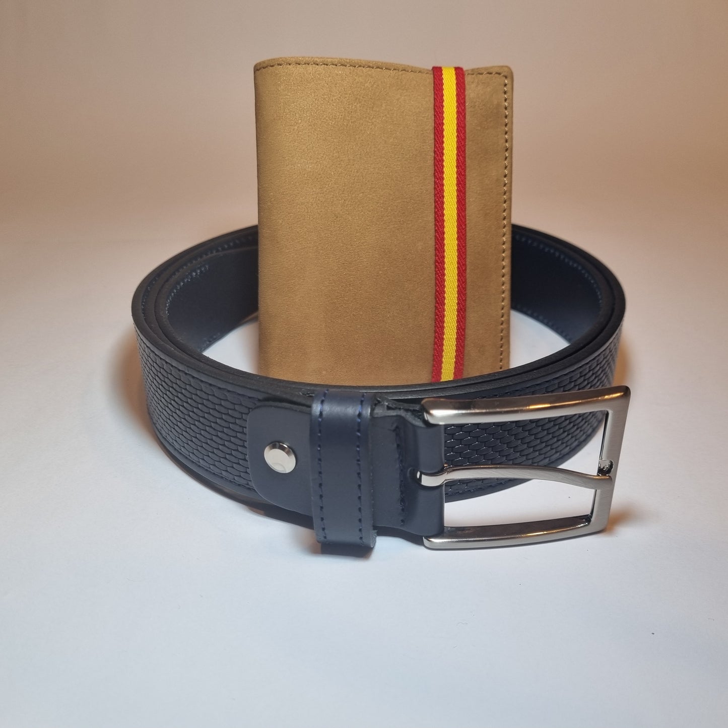 Conjunto de Cartera marrón bandera de España y Cinturón a elegir 100% Piel para Hombre