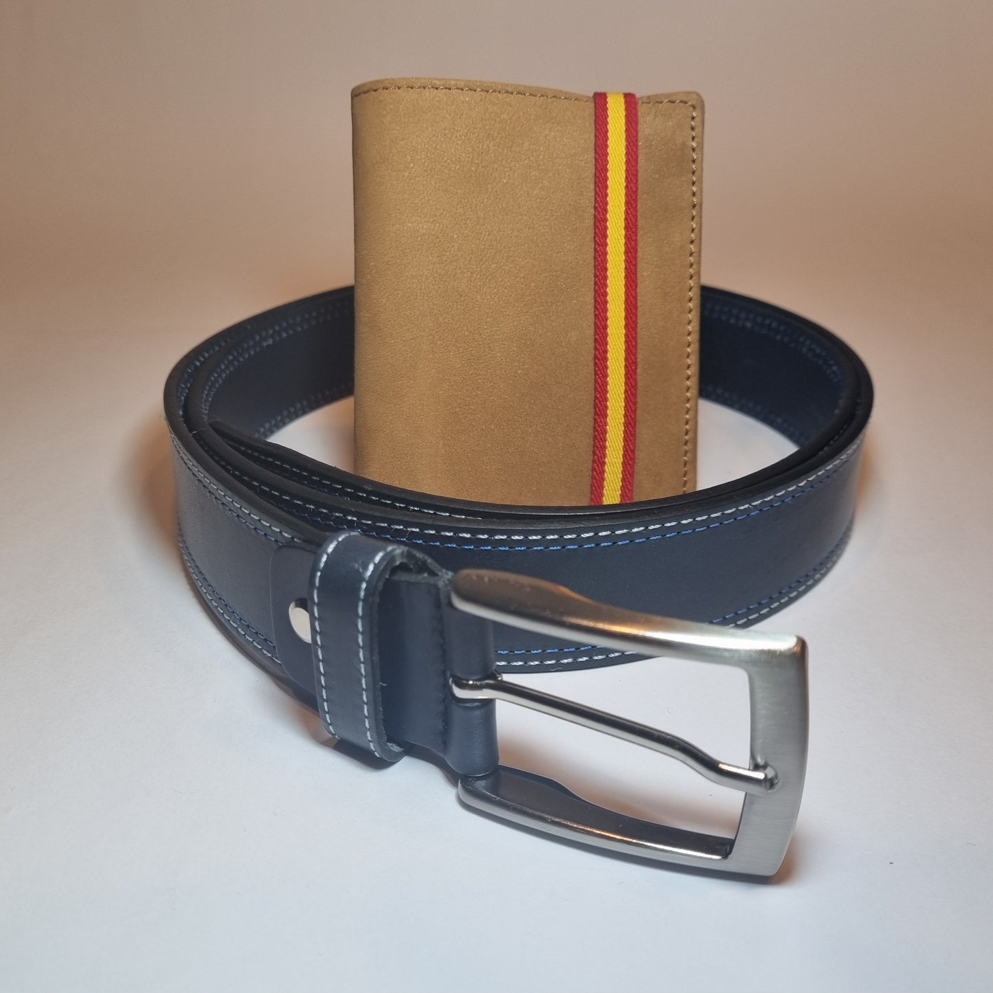 Conjunto de Cartera marrón bandera de España y Cinturón a elegir 100% Piel para Hombre