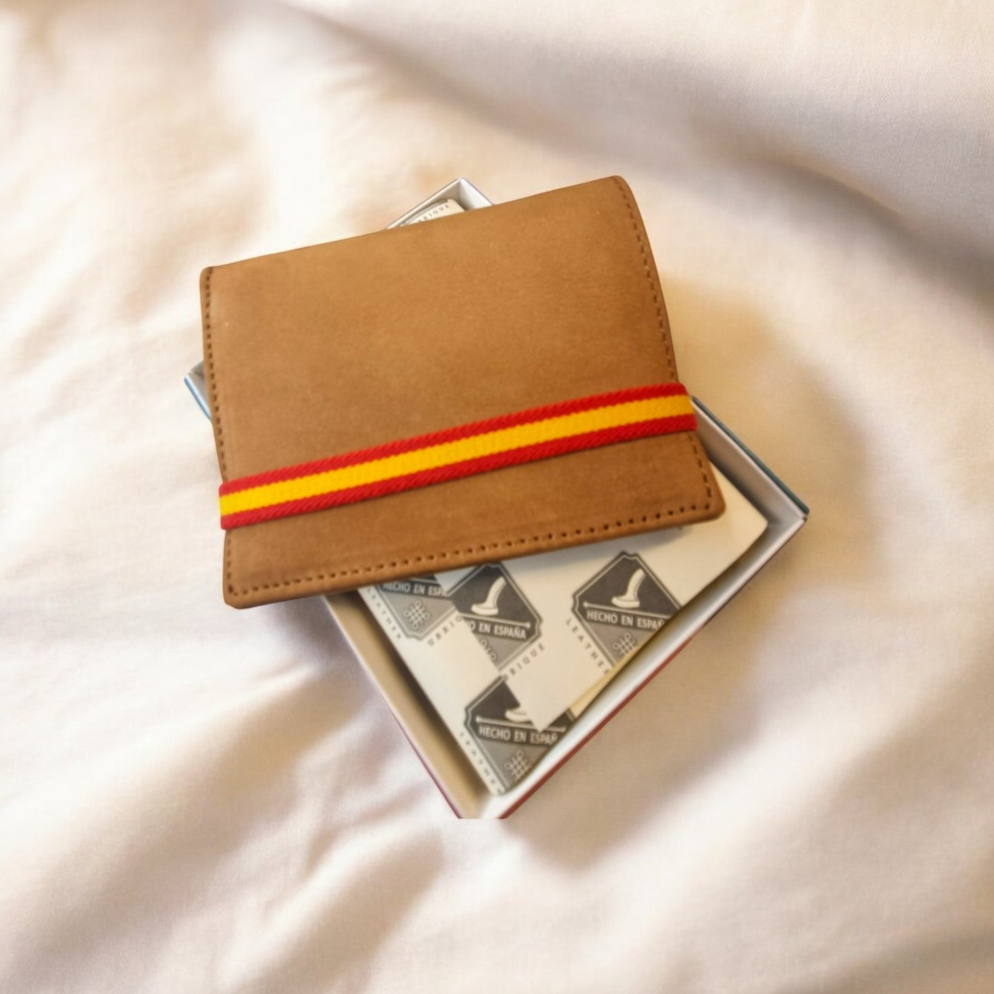 Conjunto de Cartera marrón bandera de España y Cinturón a elegir 100% Piel para Hombre