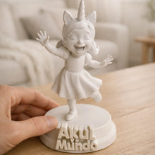 Figura Michukis para pintar con escala real en mano – figura infantil creativa Lukkalia