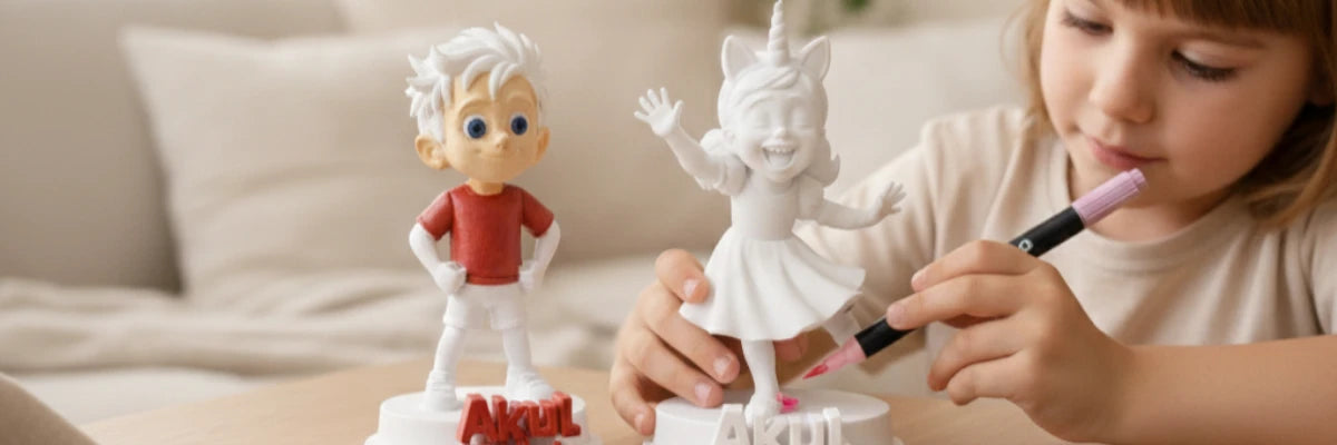 Figuras 3D para pintar Akul y Michukis para niños en actividad creativa en casa